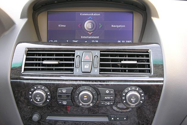 Multimedia-System mit großem Display