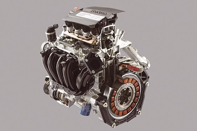 Zwei Motoren in einem: Der Vierzylinder-Benziner mit Elektromotor