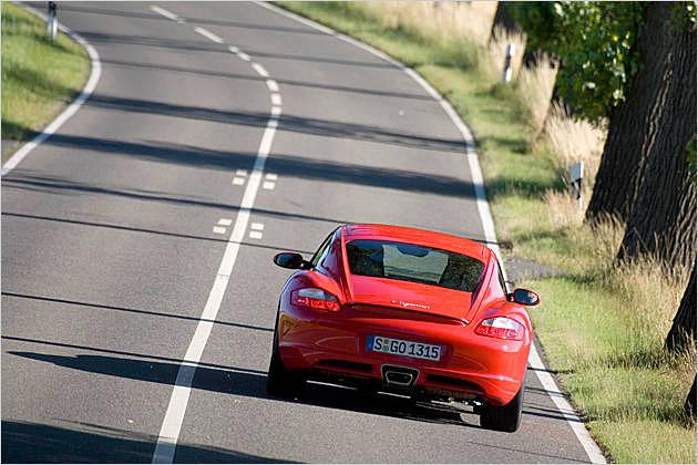 Als elegant-kräftige Erscheinung unterwegs: Der Cayman