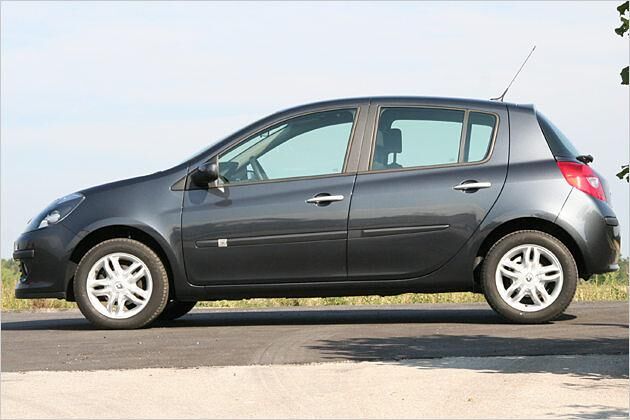 Der getestete Clio war ein Fünftürer, doch ist der auch nicht länger als der Dreitürer