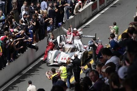 24 Stunden von Le Mans 2012: Nach der Zieldurchfahrt in der Boxengasse