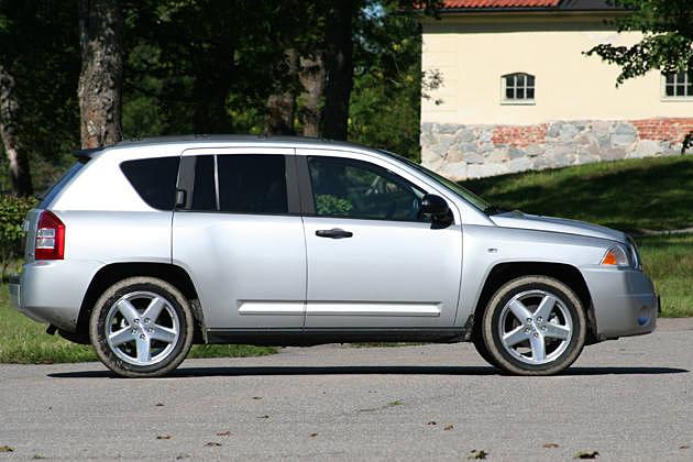 In der Version Sport rollt der Compass auf 17-Zoll-Felgen, als Limited auf 18-Zöllern