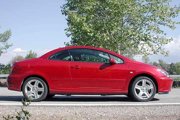 Geschlossen wird der CC zum schicken Coupé