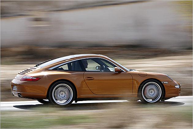 Der Targa 4 sprintet in 5,3 Sekunden auf Tempo 100