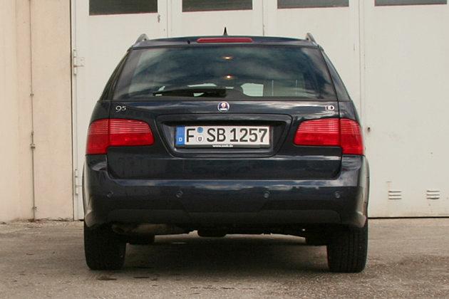 Gute Ausstattung: Sensoren der Rückfahrwarner in der Stoßstange
