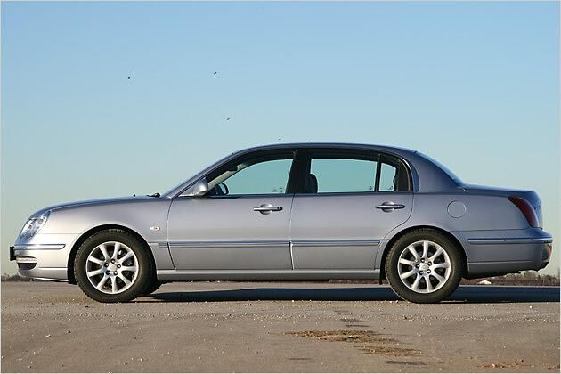 Opirus: Form einer klassischen Limousine