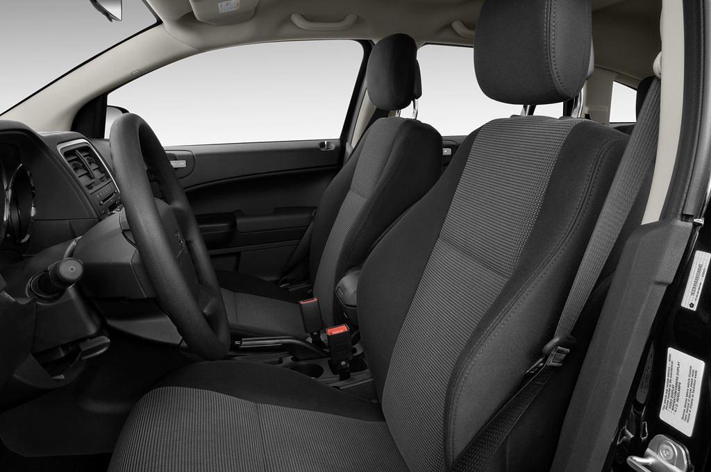 Dodge Caliber (Baujahr 2010) SXT 5 Türen Vordersitze