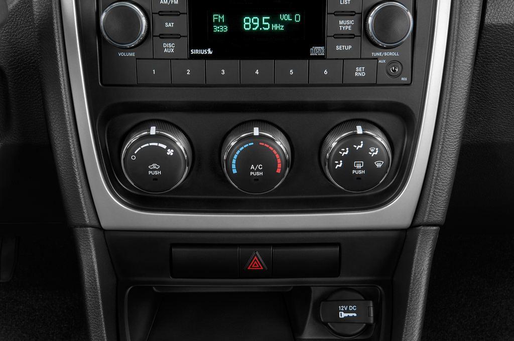Dodge Caliber (Baujahr 2010) SXT 5 Türen Temperatur und Klimaanlage
