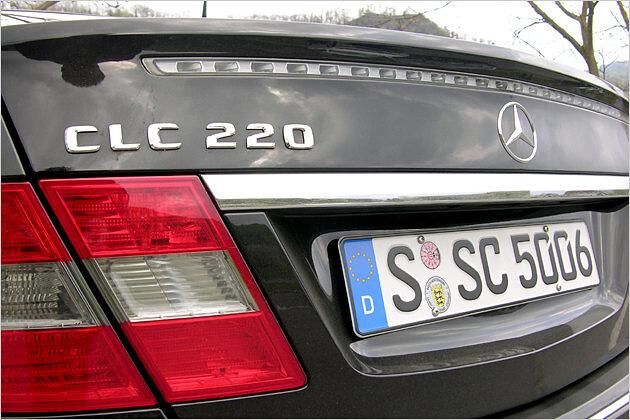 Die dritte Bremsleuchte ist bei der Ausstattung mit Sportpaket rauchglasfarben