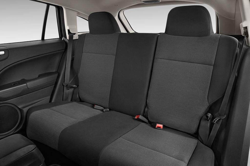 Dodge Caliber (Baujahr 2010) SXT 5 Türen Rücksitze
