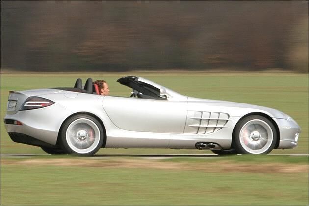 Die Nähe der Sidepipes zu den Ohren des Fahrers verstärkt das Klangerlebnis