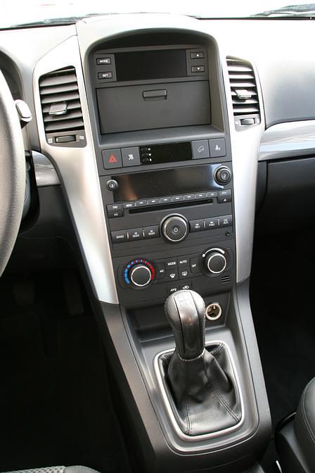 VT Chevrolet Captiva vs. Dodge Nitro