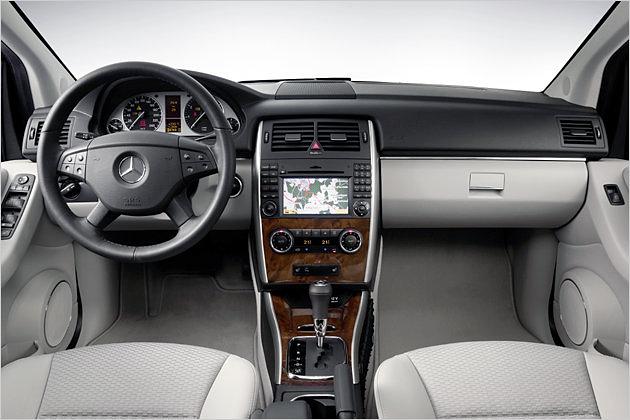 Aufgeräumt und hochwertig: Der Innenraum der neuen Mercedes B-Klasse