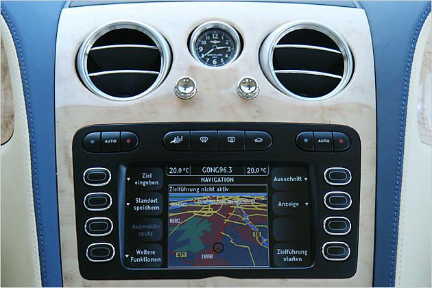 Dem des VW Phaeton nicht unähnlich: Das Navi des Briten