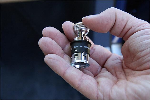 Qualität, die schwer in der Hand liegt: Der Zigarettenanzünder "Made in Germany"