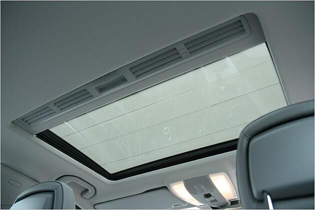 Sorgt für Licht: Ein großes Glasdach