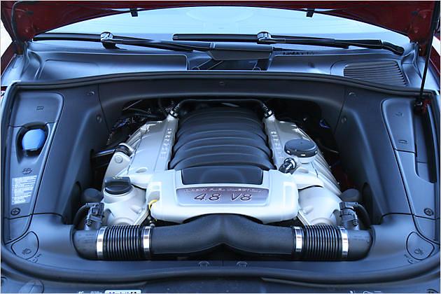 Gut aufgeräumt: Der Motorblock ist gut verkleidet