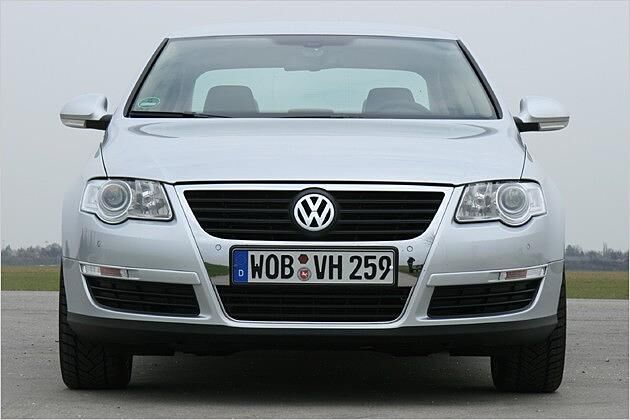 Unaufgeregte Frontansicht: Der VW Passat mit dem 1.8-TSI-Sparmotor