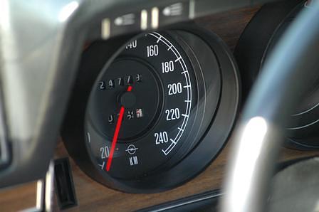 Opel Diplomat B V8