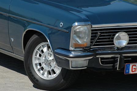 Opel Diplomat B V8