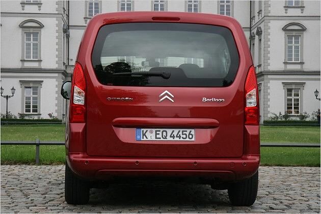 Fast so hoch wie breit: Der Berlingo ist 1,81 Meter breit und 1,80 Meter hoch