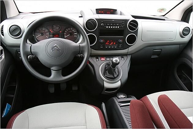 Cockpit: Nicht viel schöner als in einem Nutzfahrzeug
