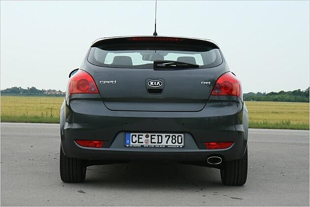 Die kleine Heckscheibe stört die Rundumsicht des Fahrers kaum