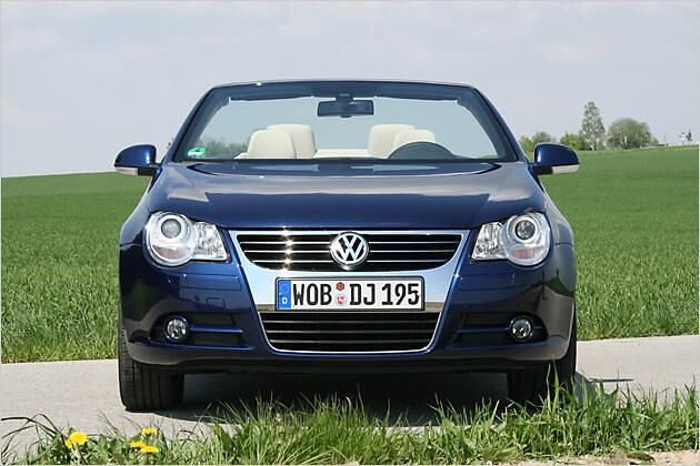 Das Coupé-Cabrio hat ein schläfriges Gesicht