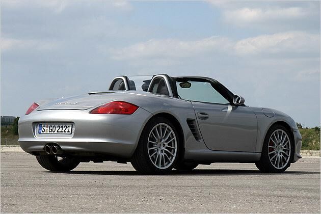 Die Sonderlackierung nennt sich "GT silbermetallic" ...
