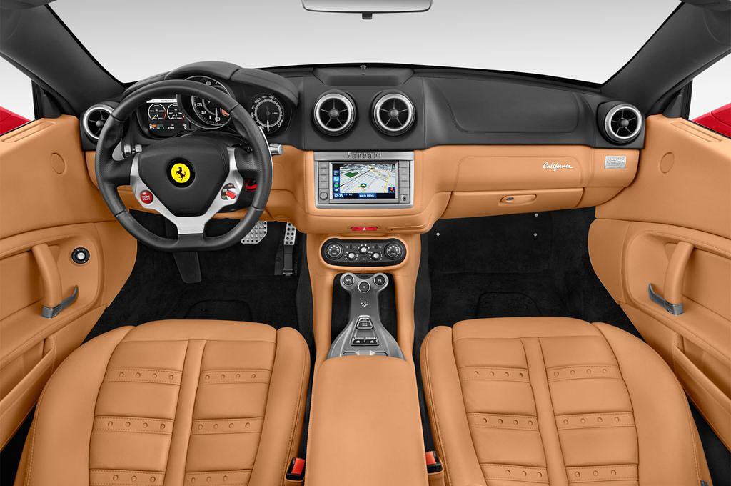 Ferrari California (Baujahr 2014) - 2 Türen Cockpit und Innenraum