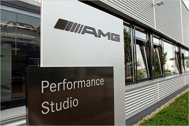 Im AMG-Performance-Studio wird ständig an Motorsportlösungen für die Straße getüftelt