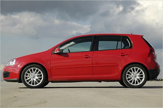 Wird serienmäßig mit 17 Zöllern ausgestattet: VW Golf GT