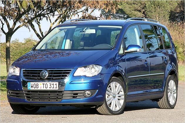 VW Touran: Die Neuauflage des Kompaktvans hat nun einen Grill mit viel Chrom