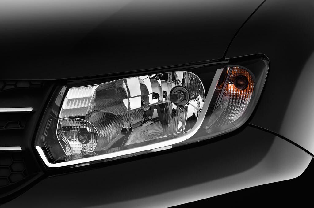 Dacia Logan (Baujahr 2013) Prestige 5 Türen Scheinwerfer
