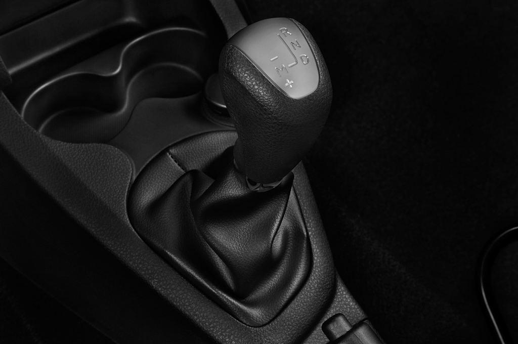 Dacia Logan MCV (Baujahr 2017) Laureate 5 Türen Schalthebel