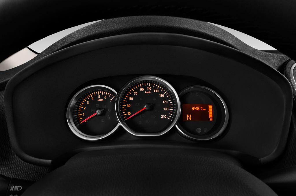 Dacia Logan MCV (Baujahr 2017) Laureate 5 Türen Tacho und Fahrerinstrumente