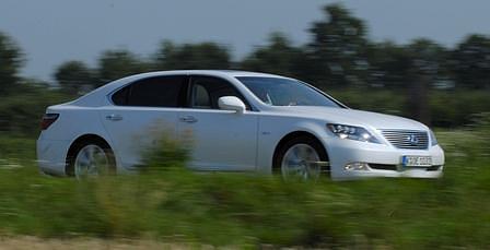 Lexus LS600h