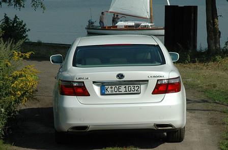 Lexus LS600h