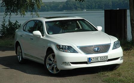 Lexus LS600h
