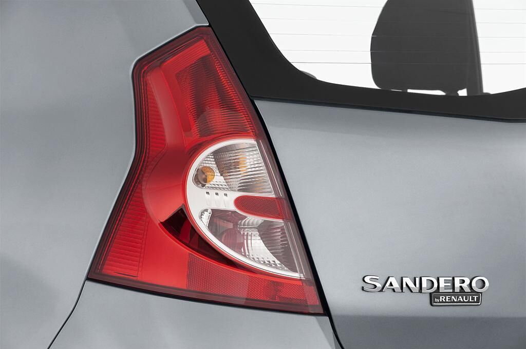 Dacia Sandero (Baujahr 2010) Laureate 5 Türen Rücklicht