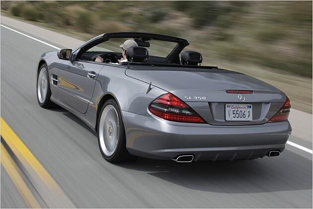Der Mercedes SL 350 ist bis zu 250 km/h schnell