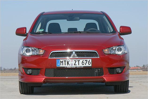 "Jetfighter"-Gesicht nennt Mitsubishi den Look der Lancer-Front