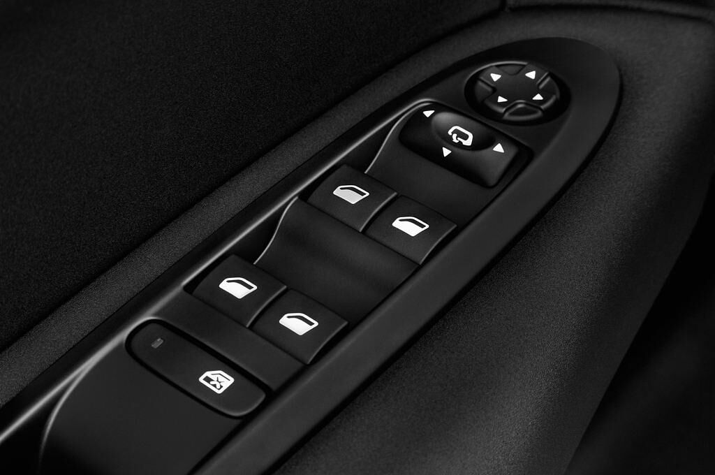 Citroen C4 (Baujahr 2016) Feel 5 Türen Bedienungselemente Tür