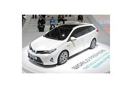 Paris 2012: Neuer Auris und Auris Kombi geben Debüt an der Seine