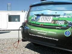 Technik: Toyota Prius Plug-In - Das Zweieinhalb-Liter-Auto Technik: Toyota Prius Plug-In - Das Zweieinhalb-Liter-Auto