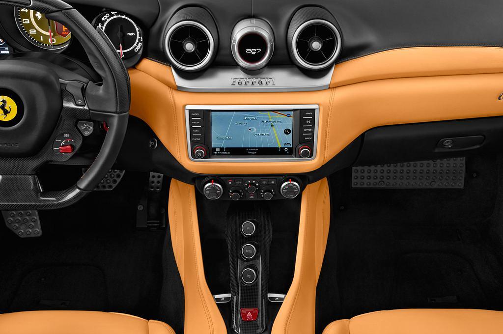 Ferrari California T (Baujahr 2014) T 2 Türen Mittelkonsole