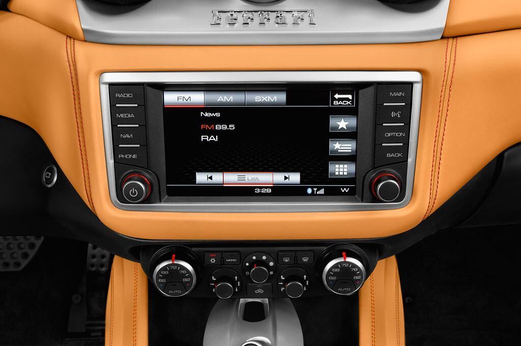 Ferrari California T (Baujahr 2017) - 2 Türen Radio und Infotainmentsystem