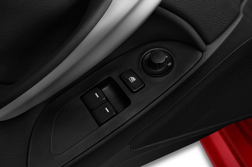 FIAT 124 Spider (Baujahr 2016) Lusso 2 Türen Bedienungselemente Tür