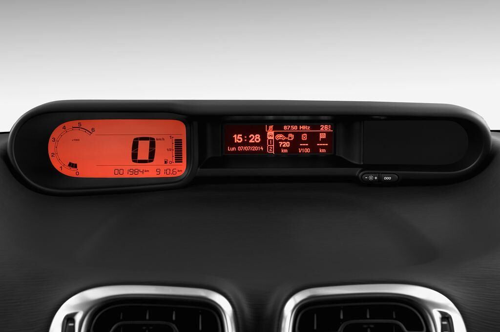 Citroen C3 Picasso (Baujahr 2014) TENDANCE 5 Türen Tacho und Fahrerinstrumente