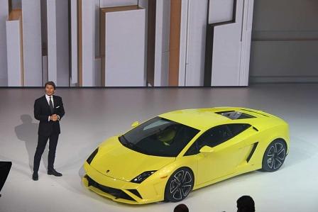 Lamborghini-Chef Stephan Winkelmann und der Gallardo LP 560-4.